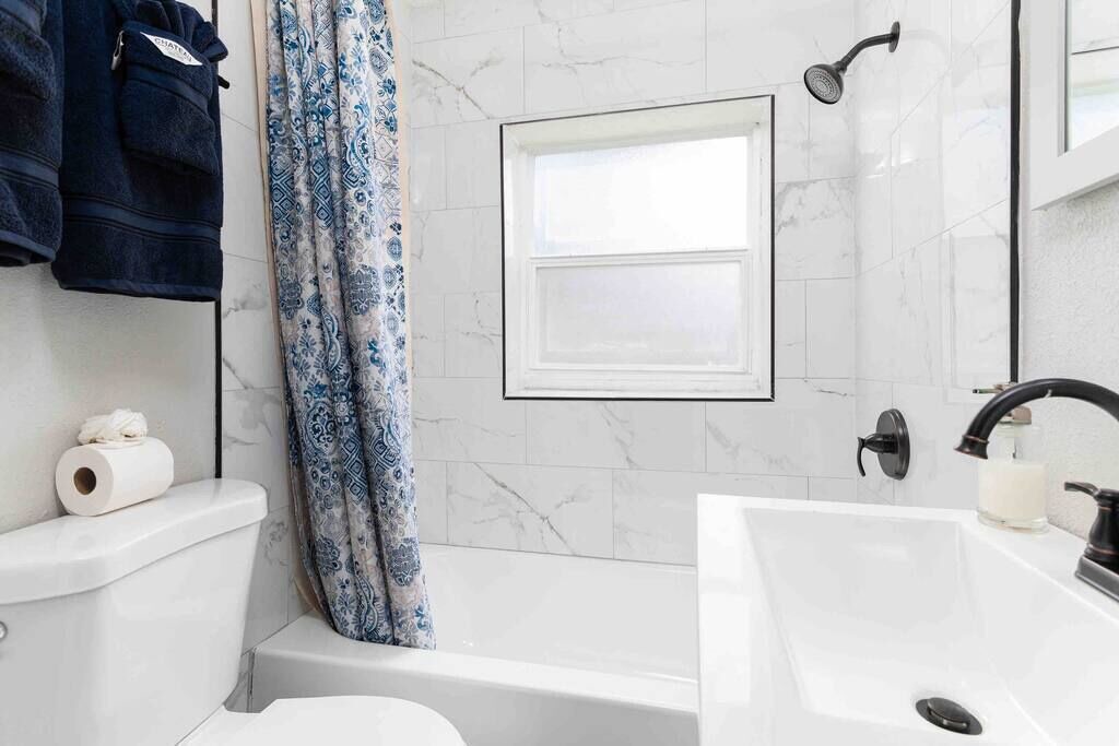 Photo of Bathroom in United Central