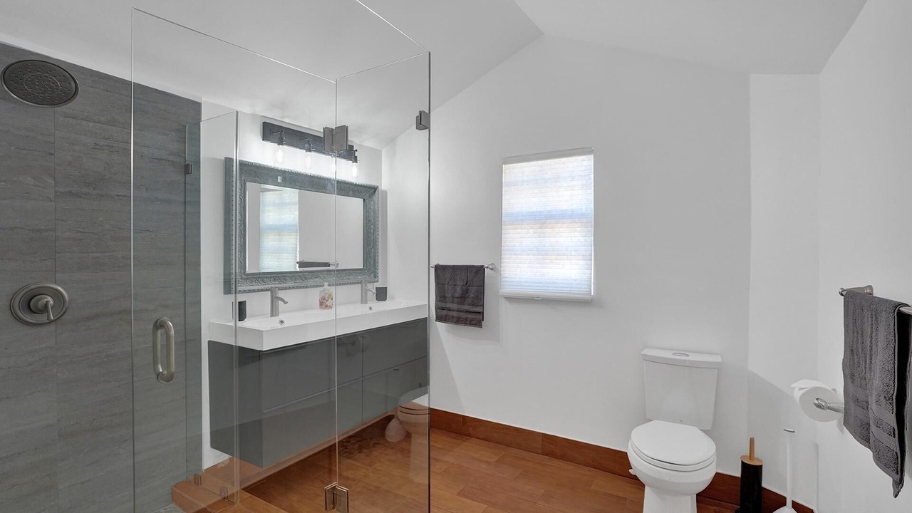 Photo of Bathroom in Victoria Park