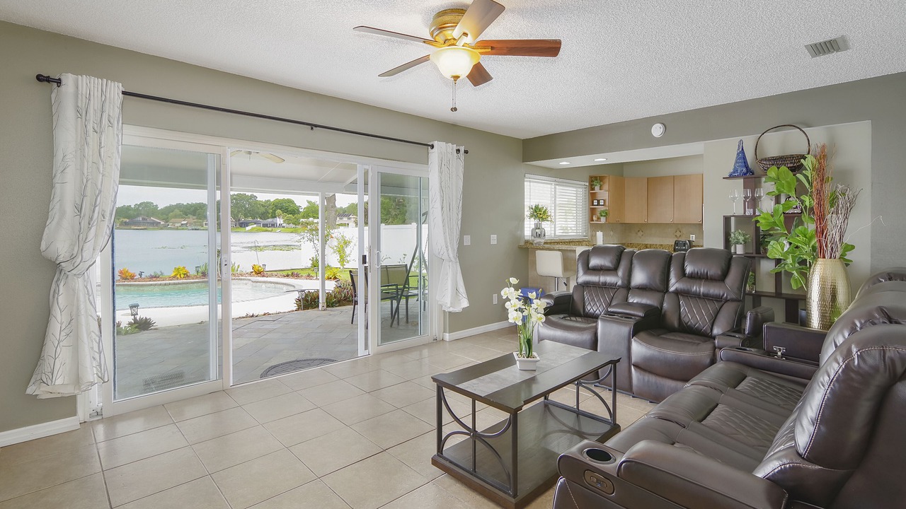 Photo of Livingroom in Egypt Lake-Leto