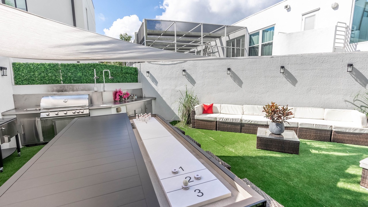 Photo of Patio Balcony in Beach Park