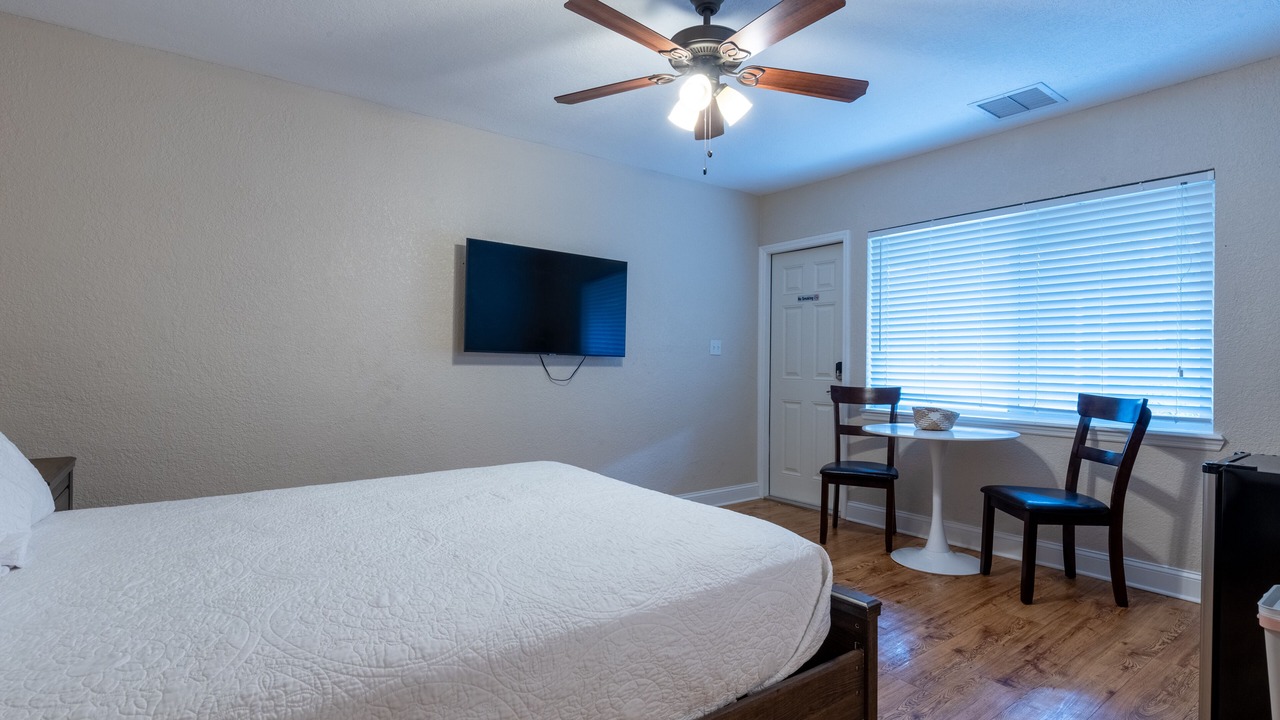 Photo of Bedroom in Historic Old Northeast