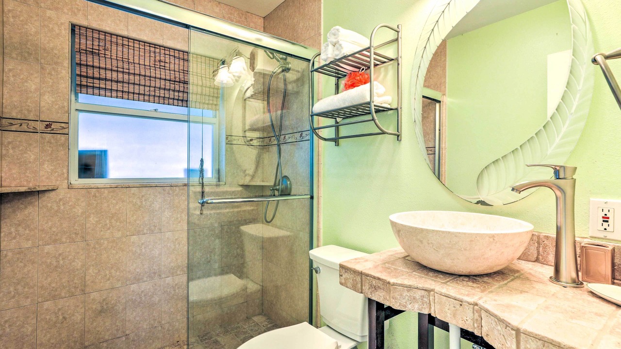 Photo of Bathroom in Bayshore Gardens