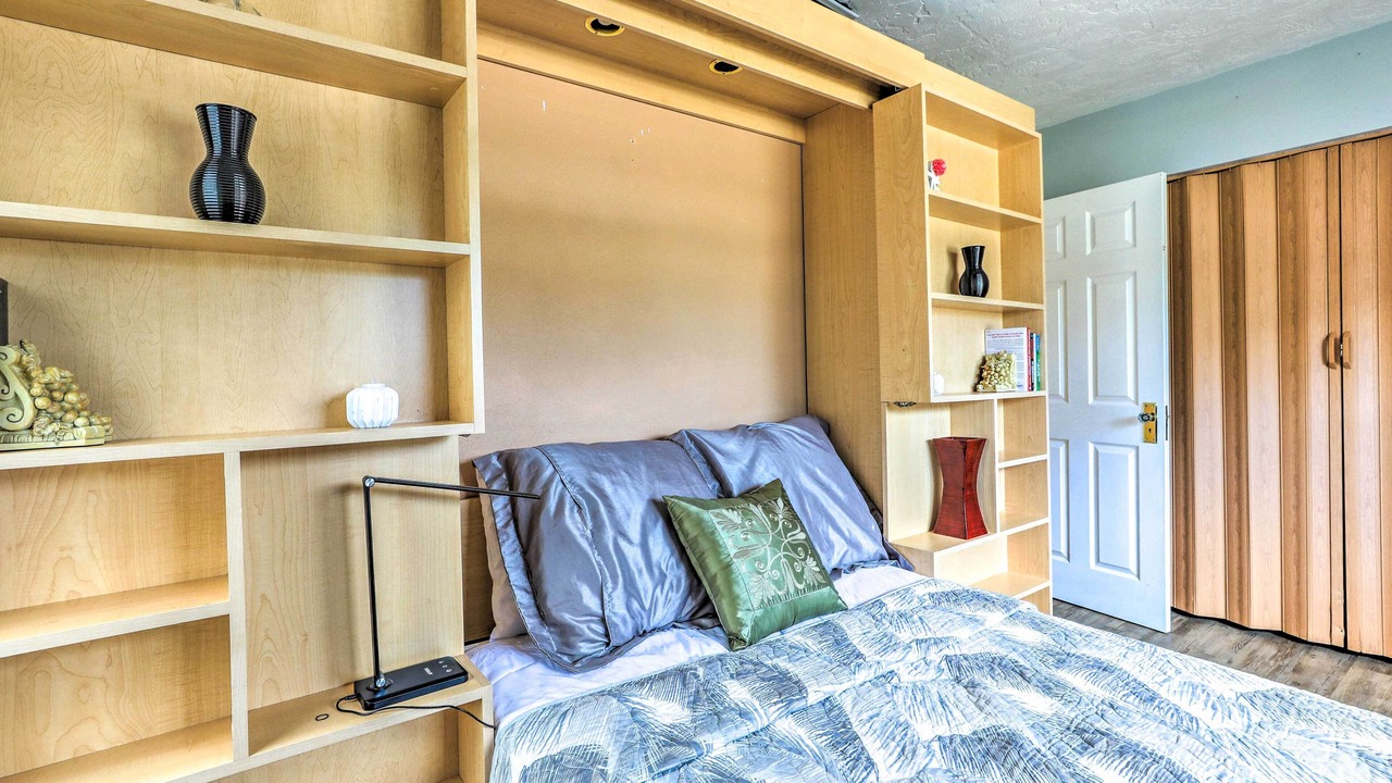 Photo of Bedroom in Bayshore Gardens