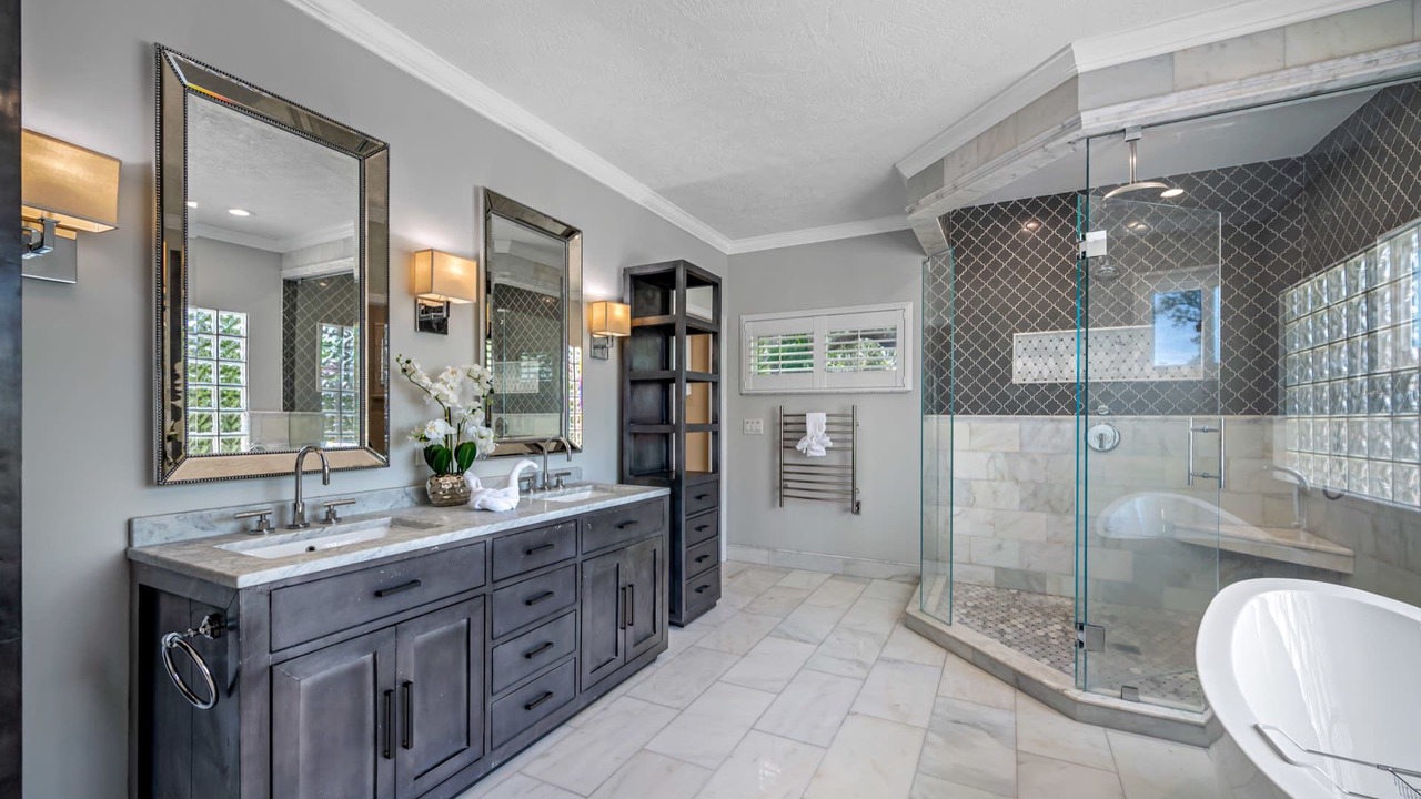 Photo of Bathroom in Anona