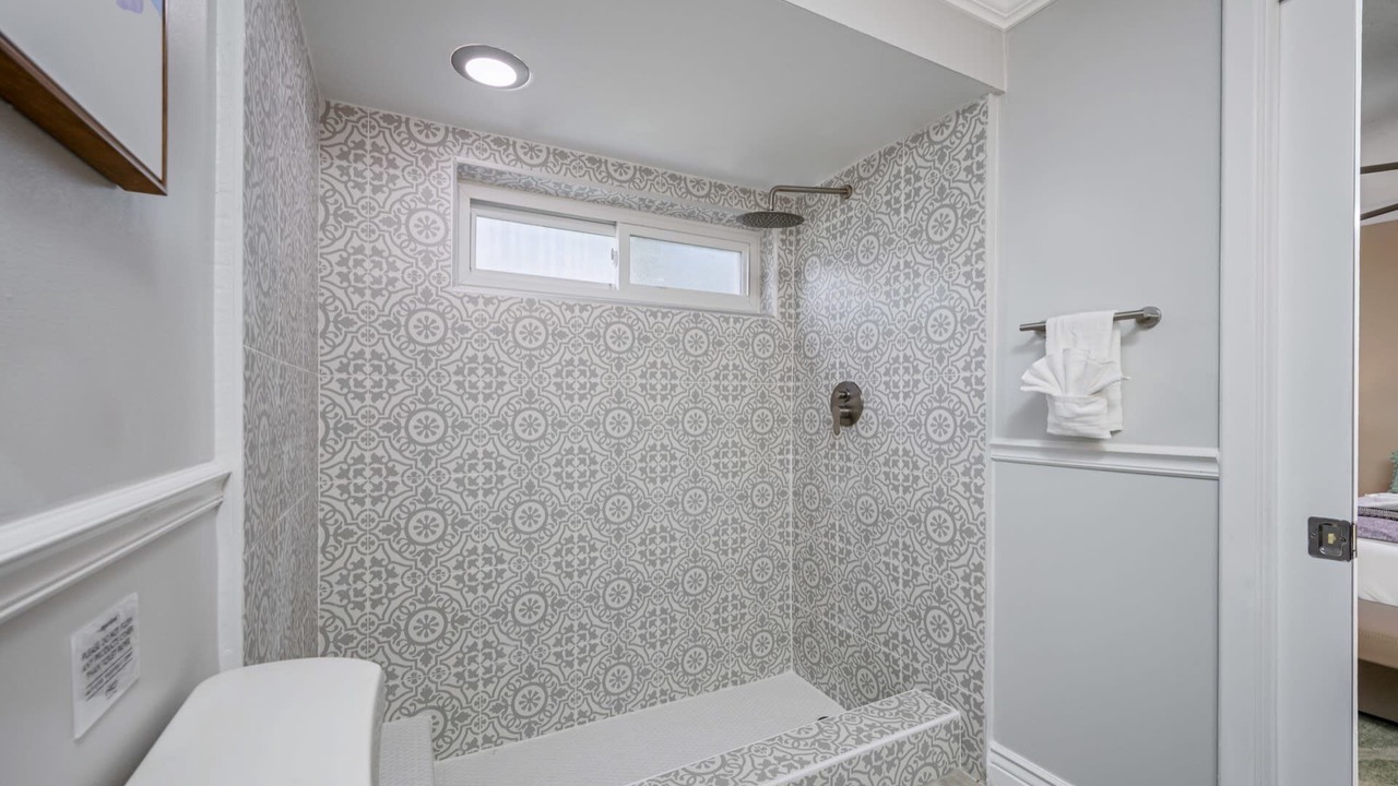 Photo of Bathroom in Anona