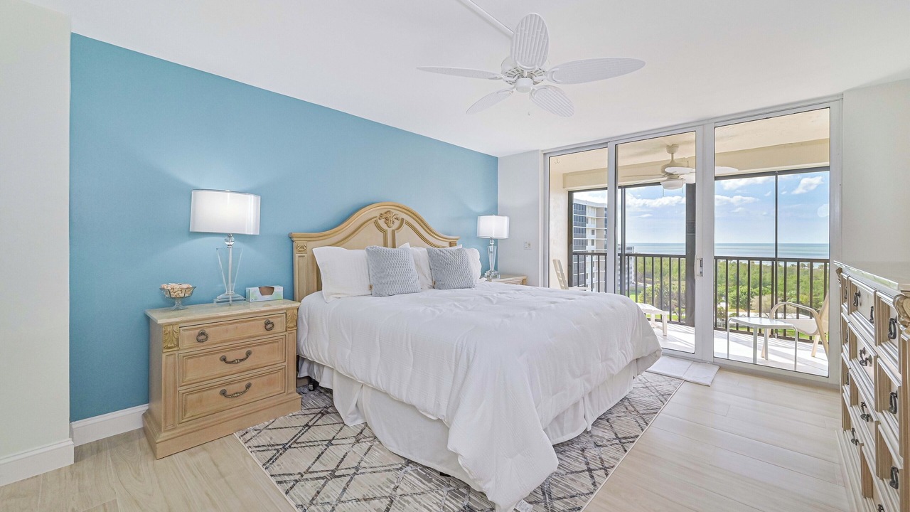 Photo of Patio Balcony in Vanderbilt Beach