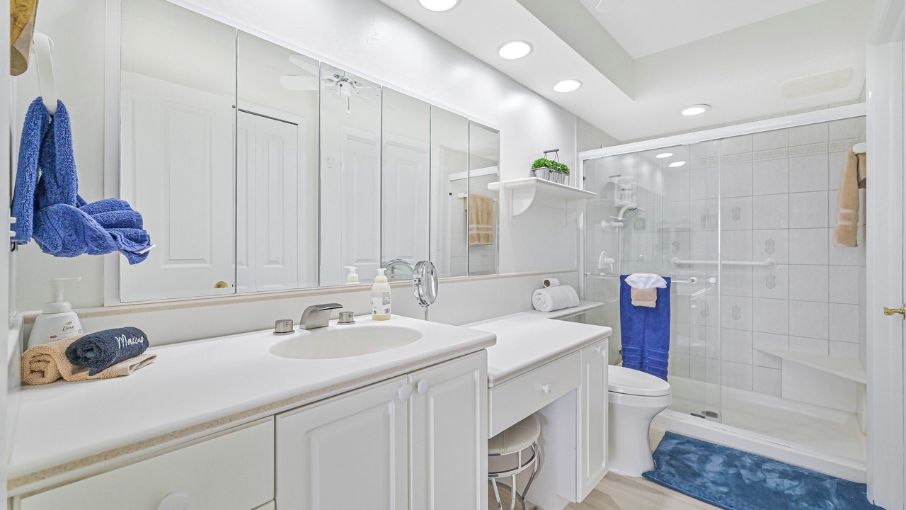 Photo of Bathroom in Vanderbilt Beach