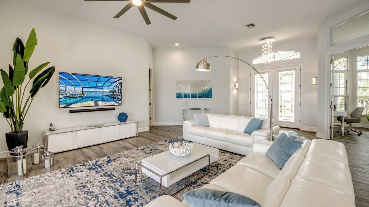 Photo of Livingroom in Eight Lakes