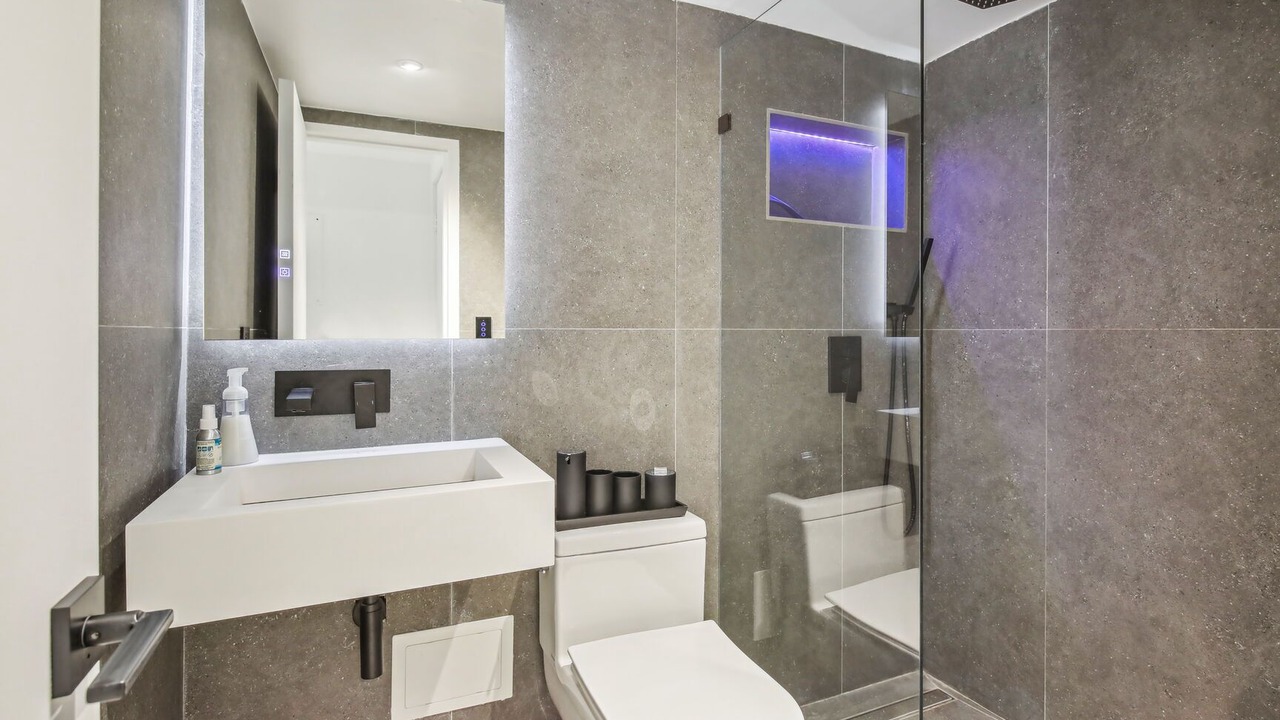 Photo of Bathroom in West Avenue