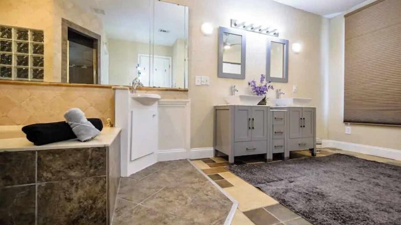Photo of Bathroom in Orange Park