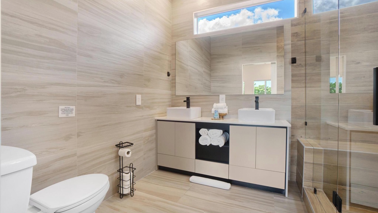 Photo of Bathroom in Biscayne Park
