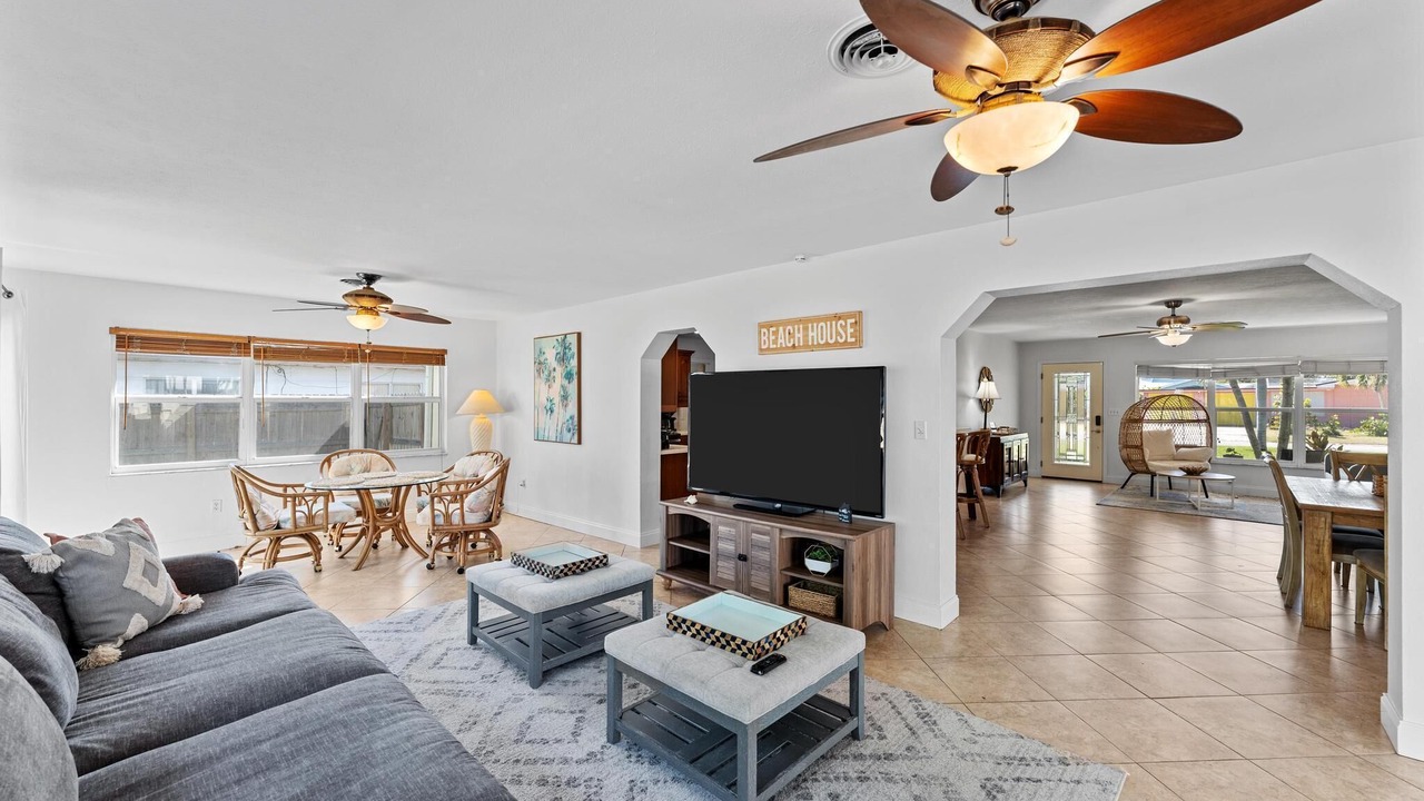 Photo of Livingroom in Cocoa Isles