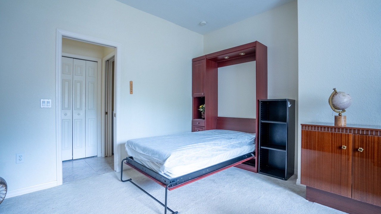 Photo of Bedroom in Laurel