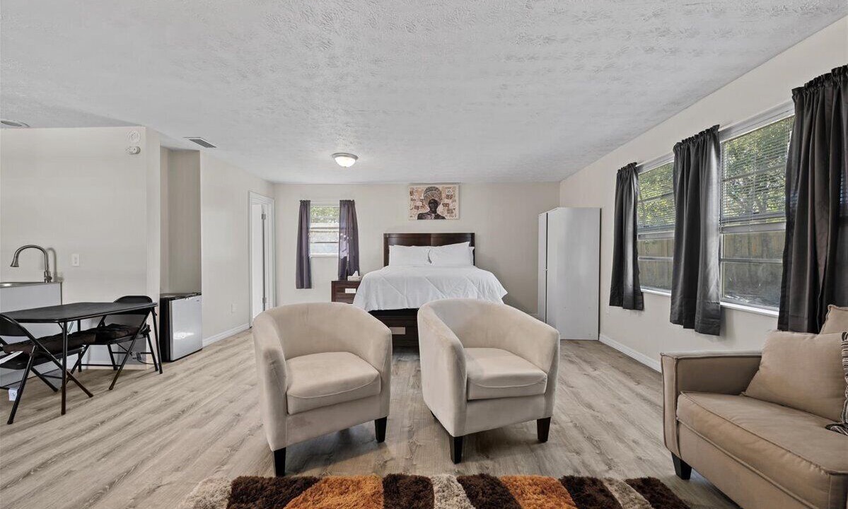 Photo of Livingroom in Orange Park