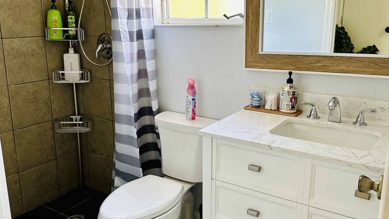 Photo of Bathroom in Rainbow Groves