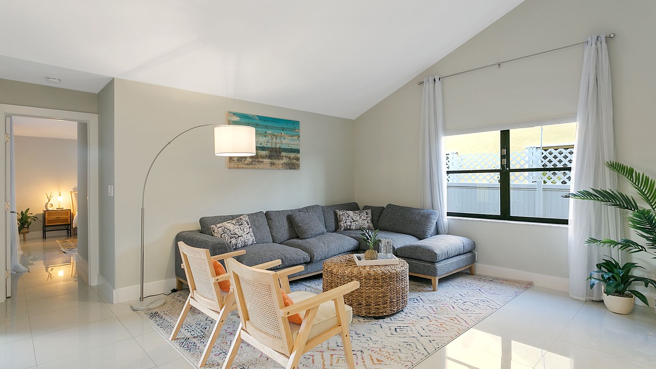Photo of Livingroom in Dania Beach