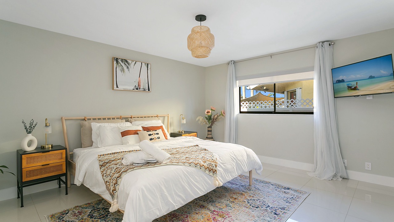 Photo of Bedroom in Dania Beach