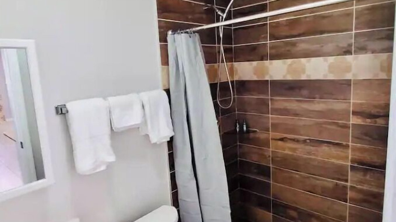 Photo of Bathroom in Egypt Lake-Leto