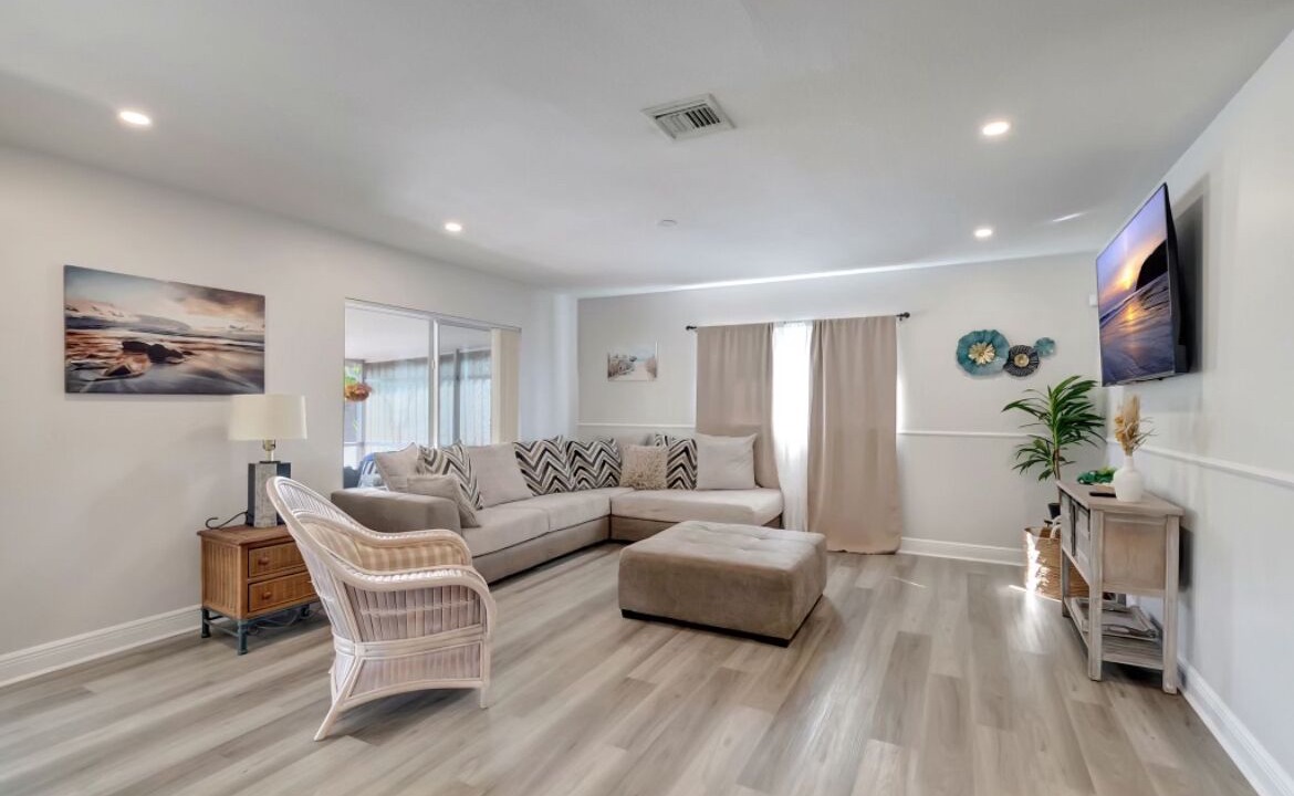 Photo of Livingroom in Sandalfoot Cove