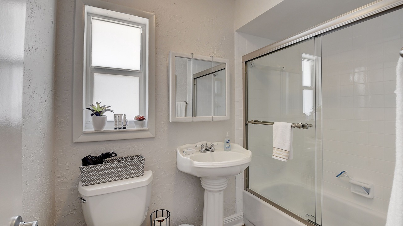 Photo of Bathroom in Sandalfoot Cove