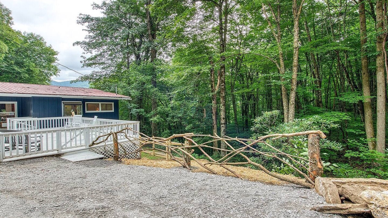 Photo of Patio Balcony in Maggie Valley