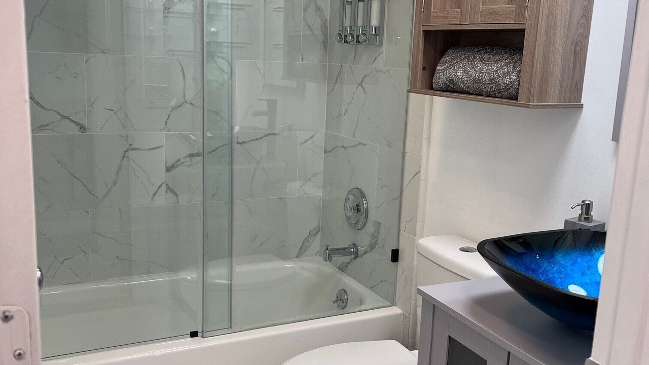 Photo of Bathroom in Vanderbilt Beach