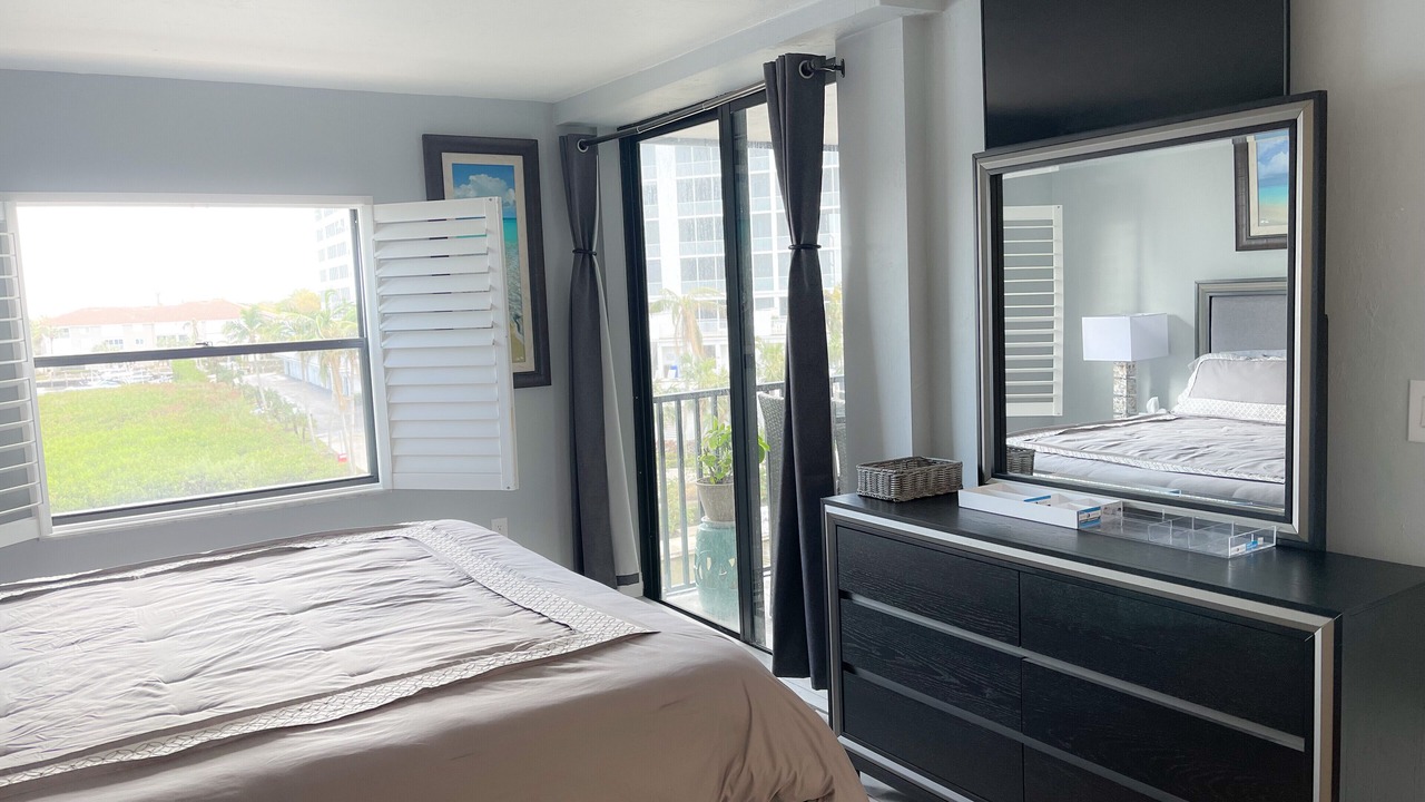 Photo of Bedroom in Vanderbilt Beach
