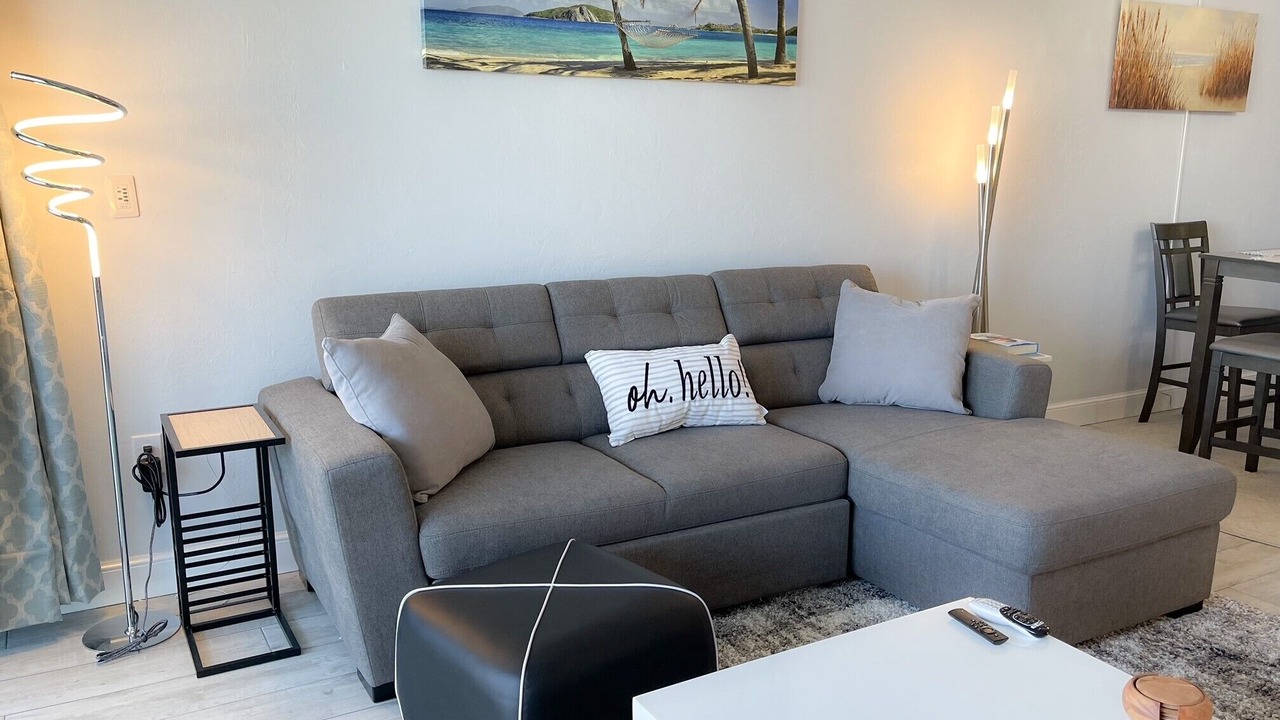 Photo of Livingroom in Vanderbilt Beach