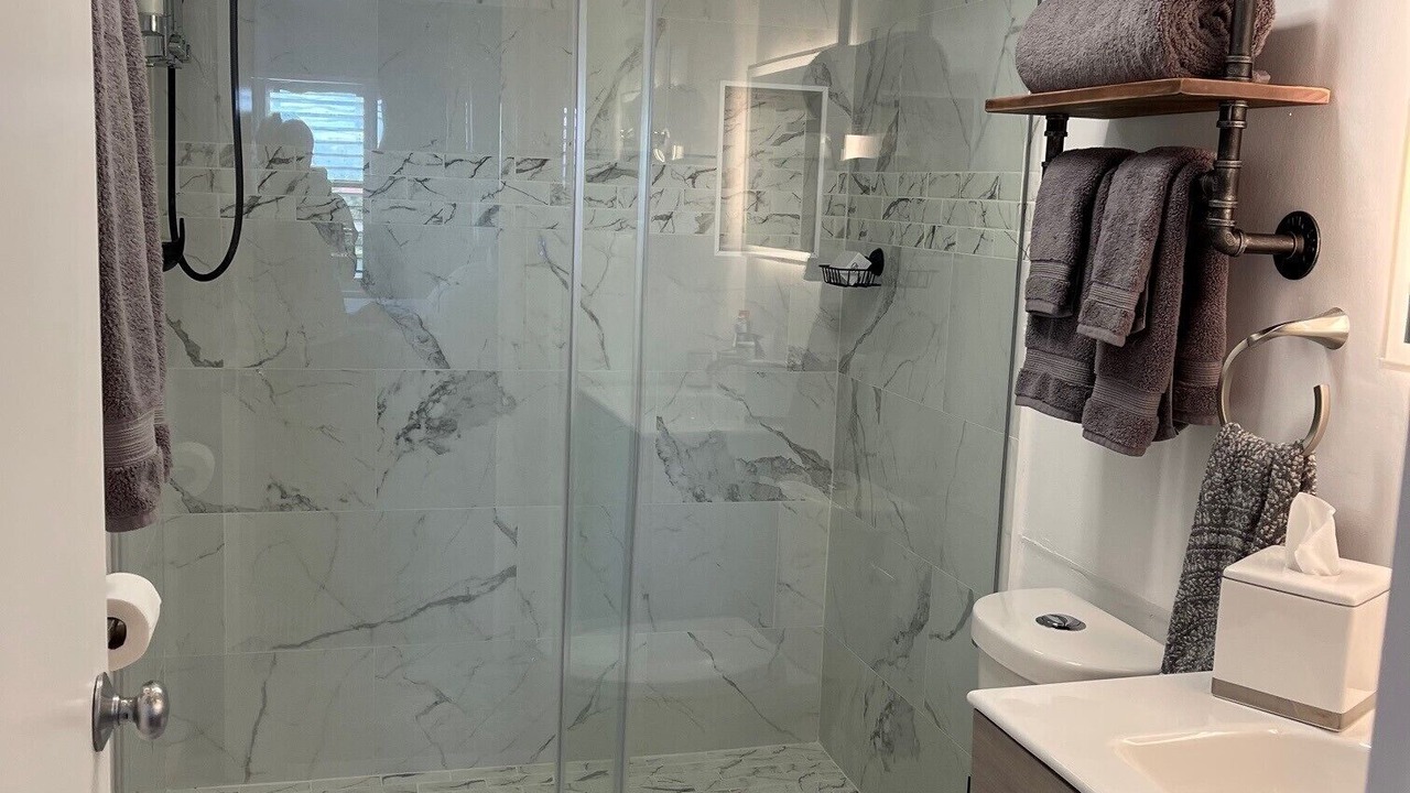 Photo of Bathroom in Vanderbilt Beach