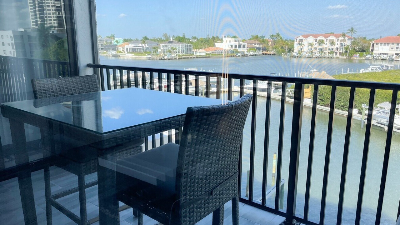 Photo of Patio Balcony in Vanderbilt Beach