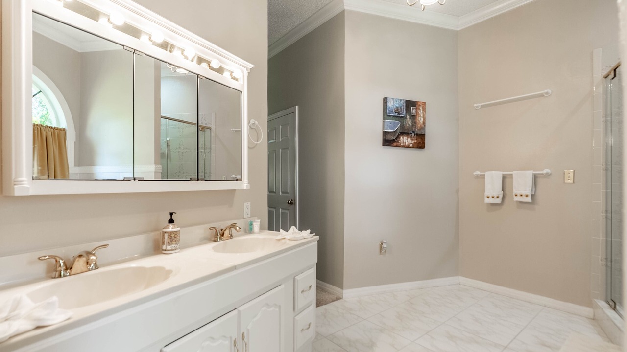 Photo of Bathroom in Lake Magdalene