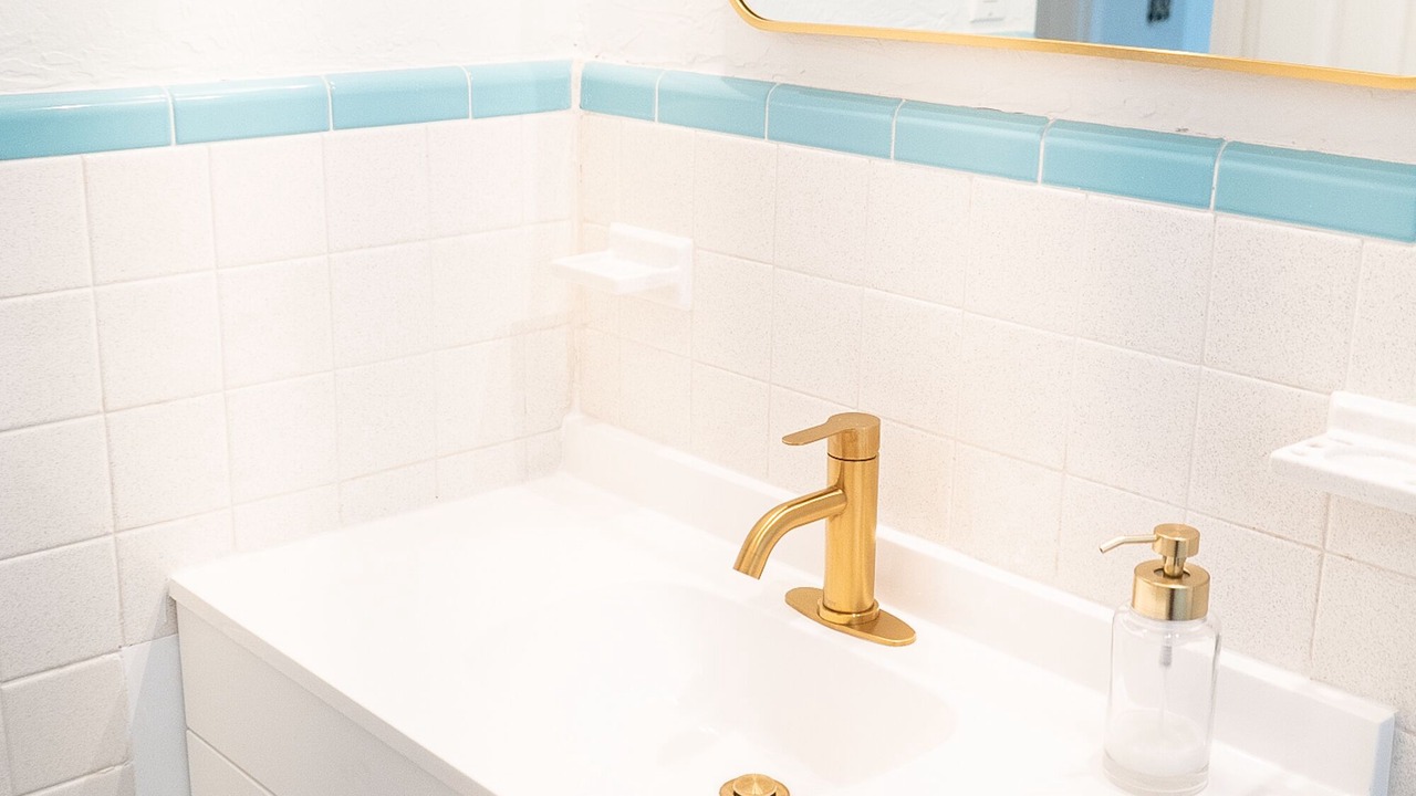 Photo of Bathroom in Gulf Gate Estates