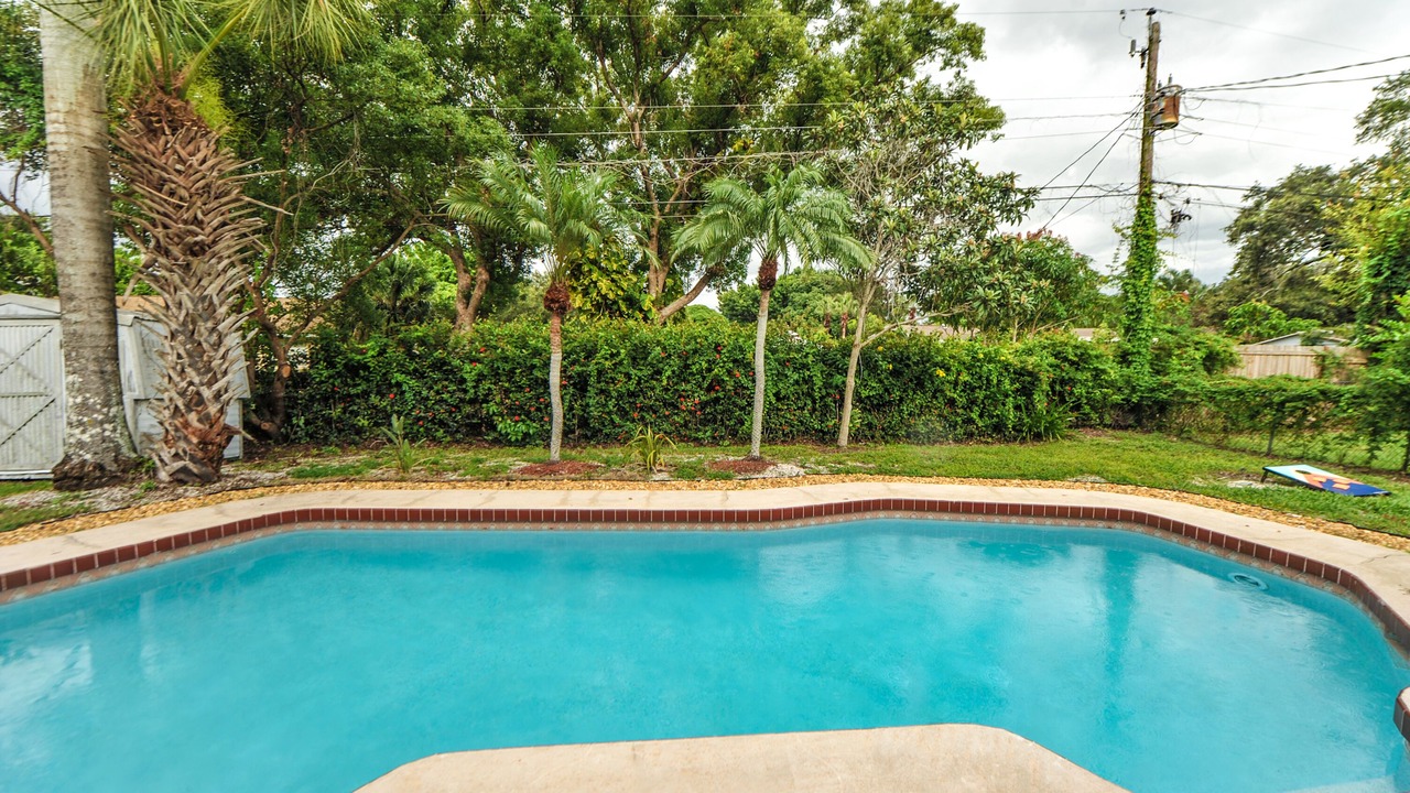 Photo of Outdoor in Gulf Gate Estates