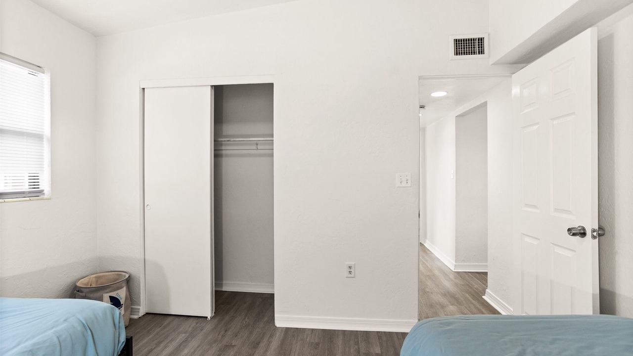 Photo of Bedroom in Gulf Gate Estates