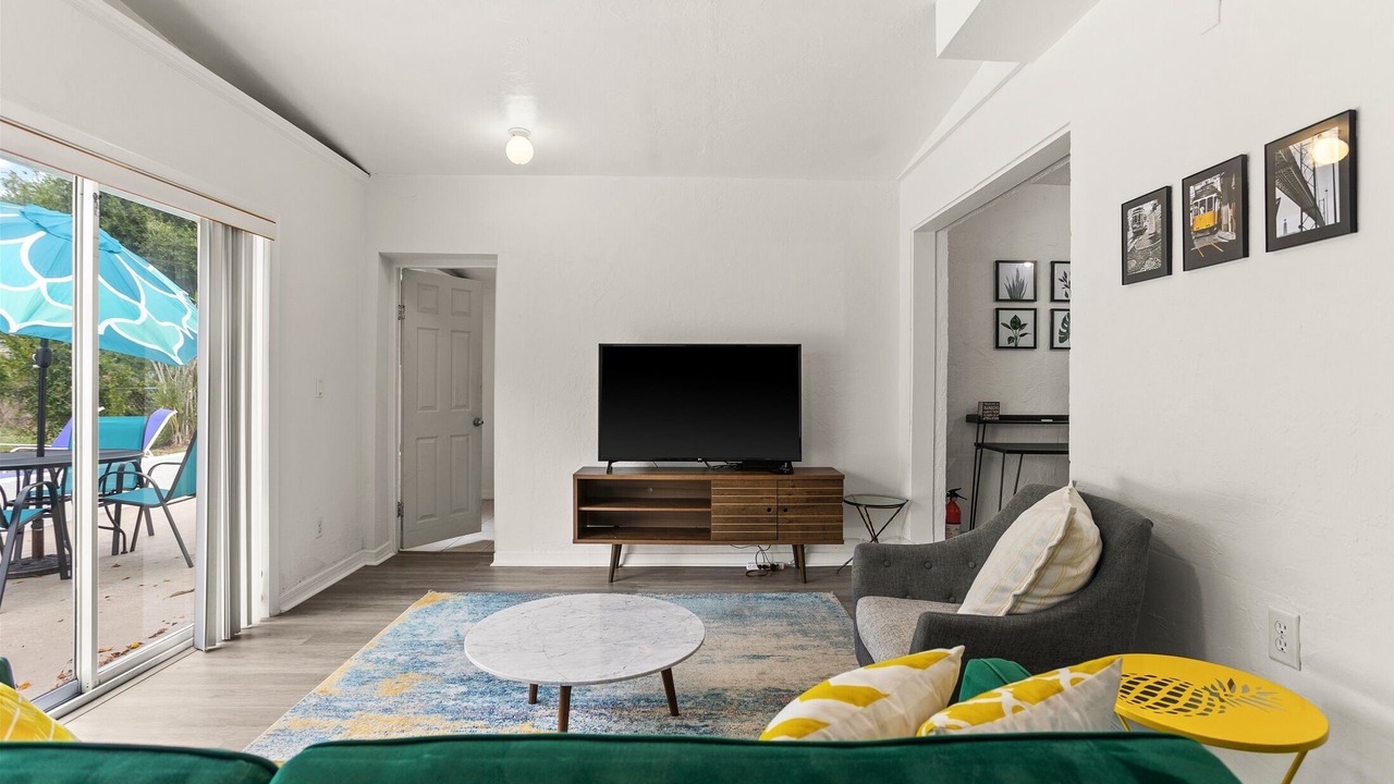 Photo of Livingroom in Gulf Gate Estates
