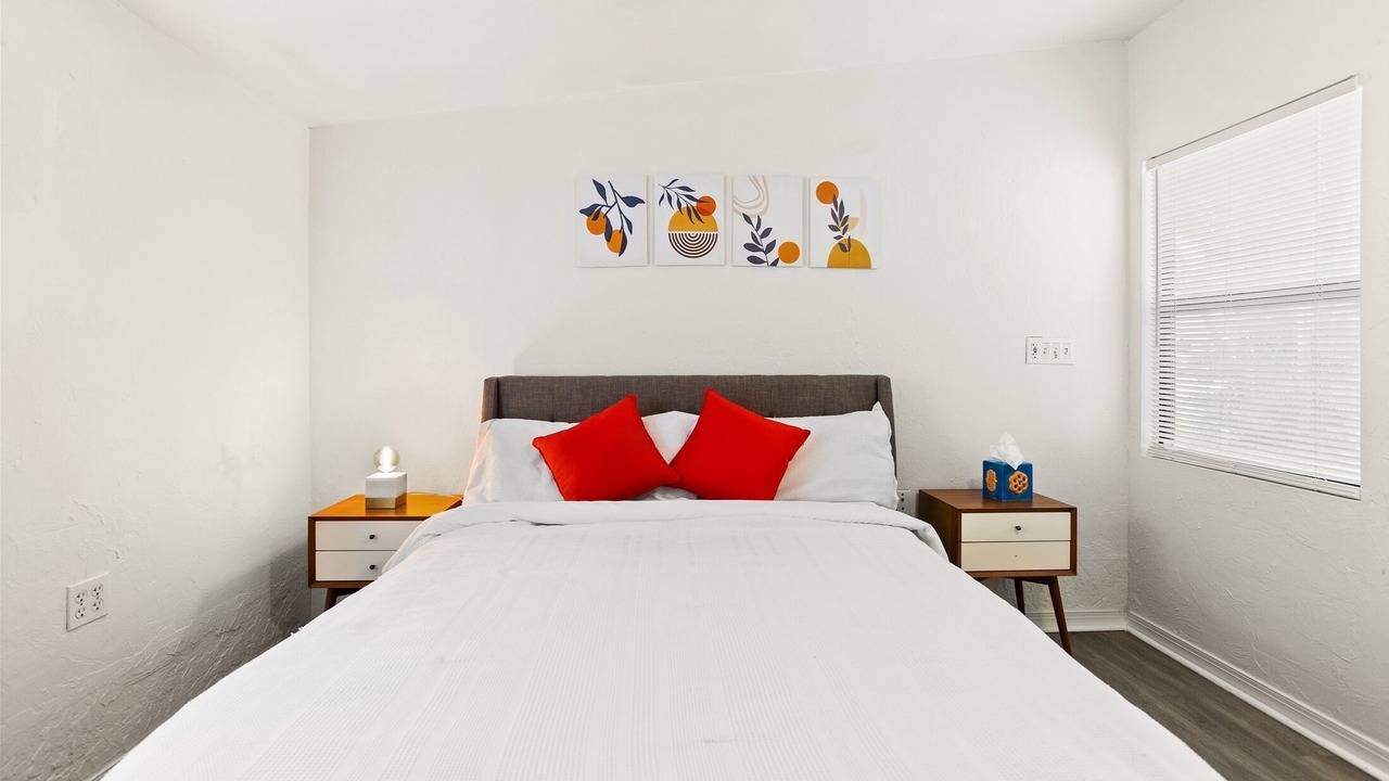 Photo of Bedroom in Gulf Gate Estates