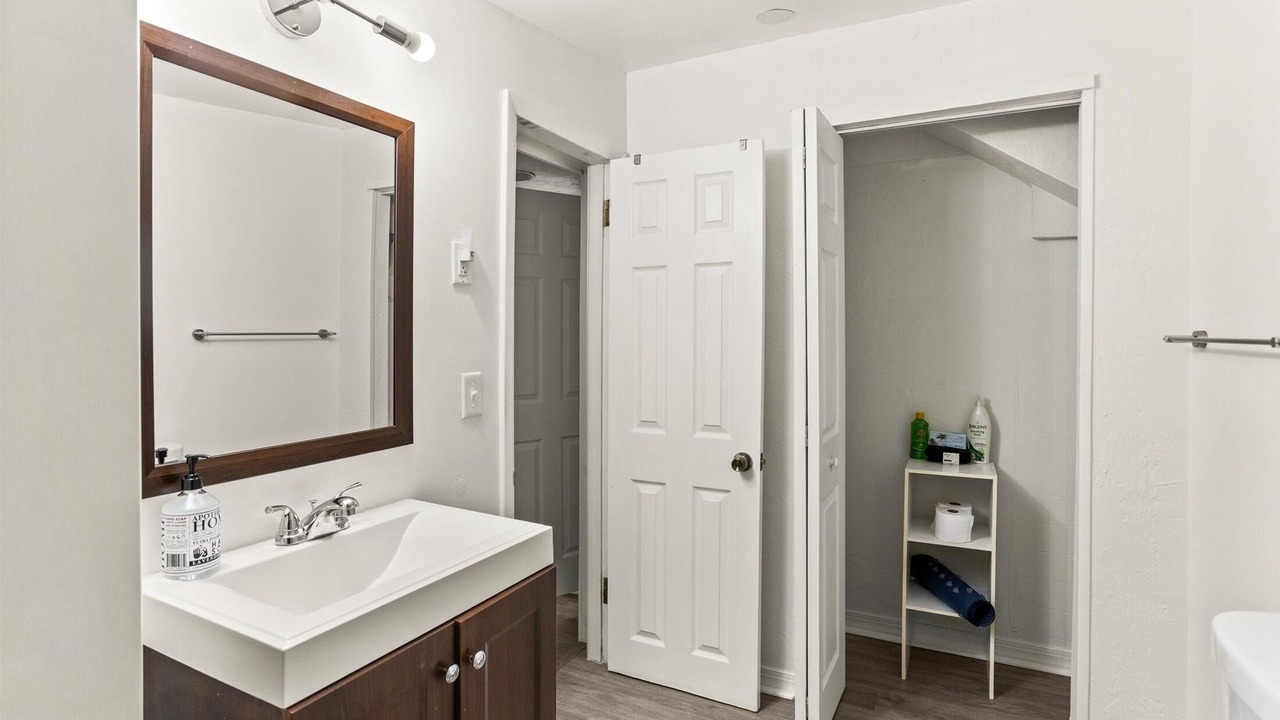 Photo of Bathroom in Gulf Gate Estates