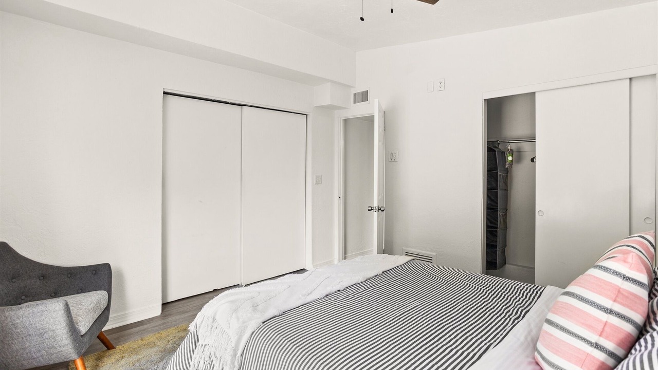 Photo of Bedroom in Gulf Gate Estates
