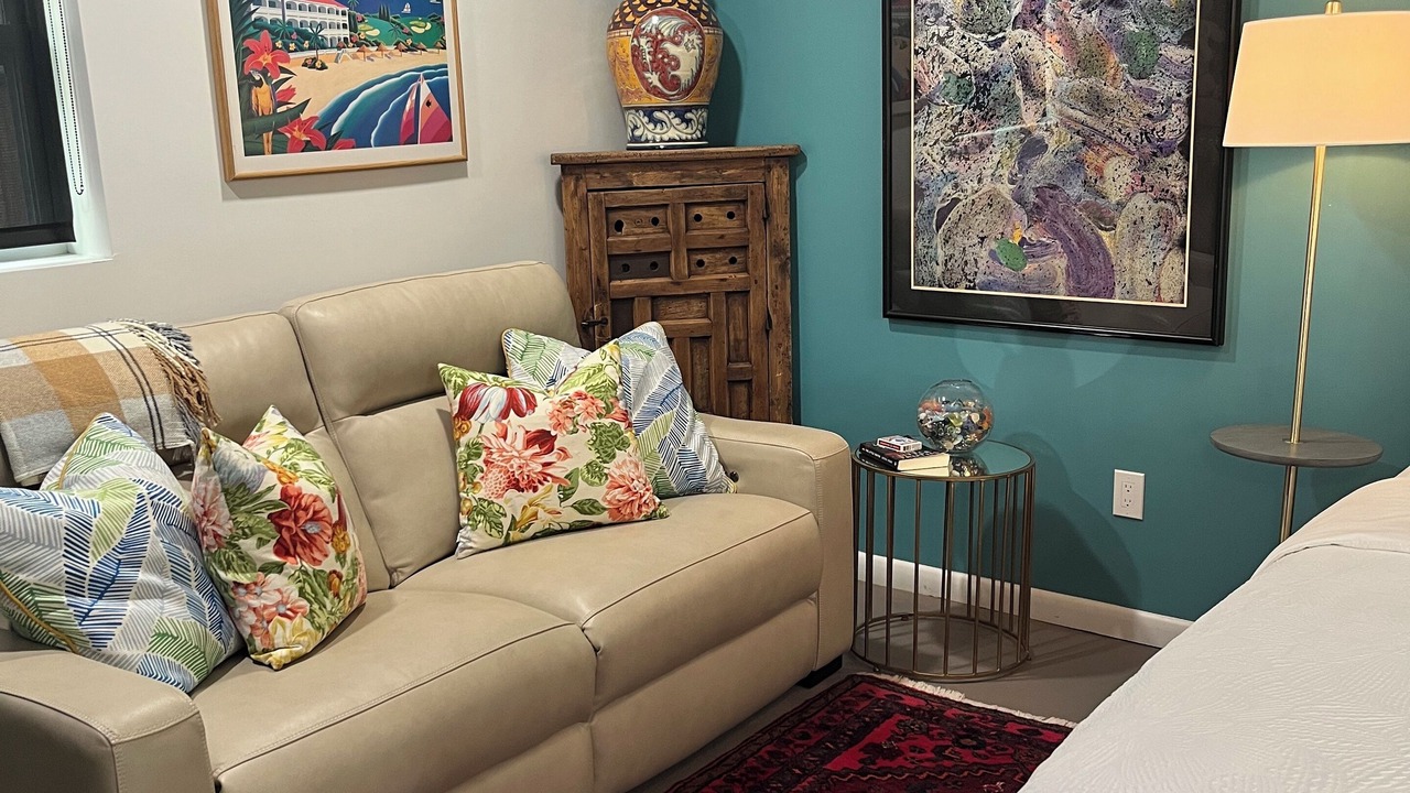 Photo of Livingroom in Parrot Cove