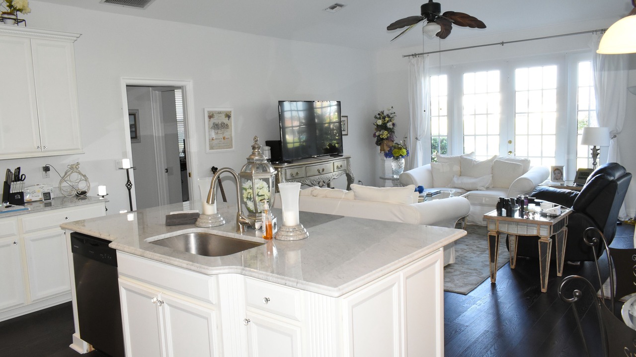 Photo of Livingroom in Gateway
