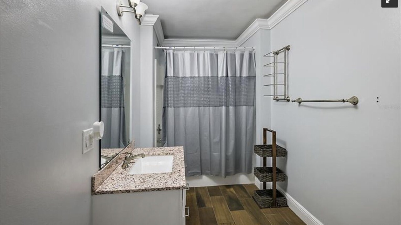 Photo of Bathroom in Umatilla