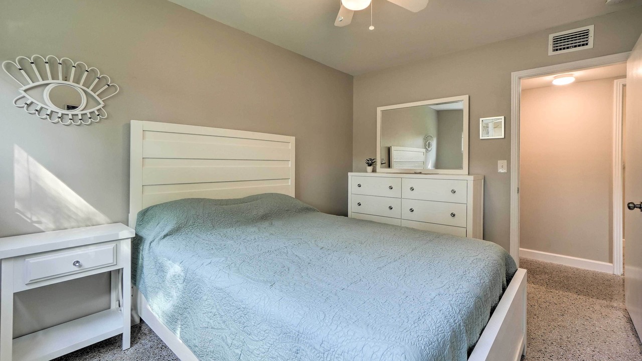 Photo of Bedroom in Bay Crest Park