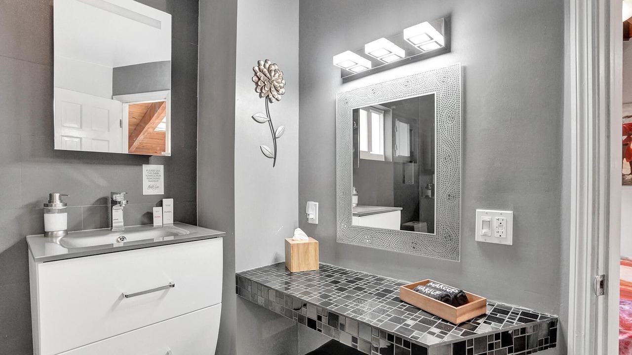 Photo of Bathroom in Colee Hammock