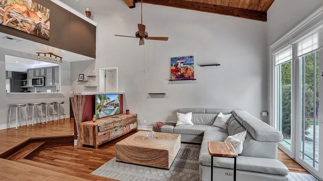 Photo of Livingroom in Colee Hammock