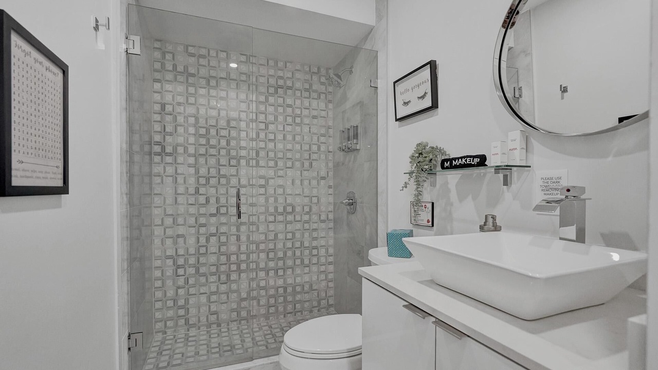 Photo of Bathroom in Colee Hammock