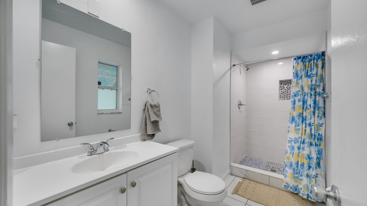 Photo of Bathroom in Lake Magdalene