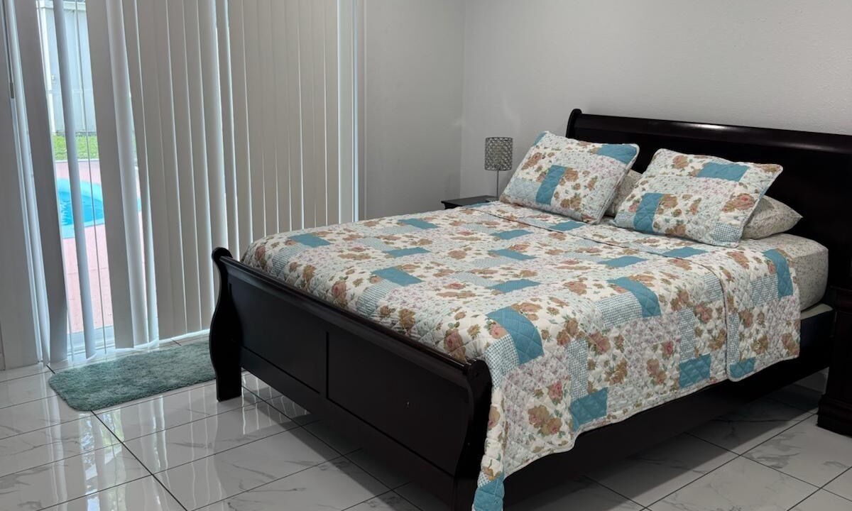 Photo of Bedroom in Lake Magdalene