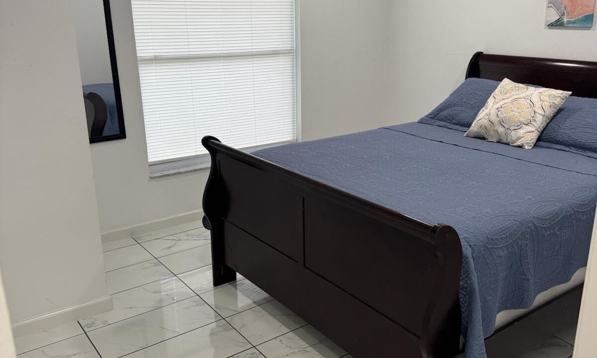Photo of Bedroom in Lake Magdalene