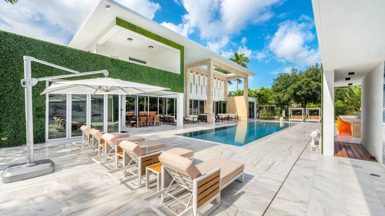 Photo of Outdoor in Pinecrest