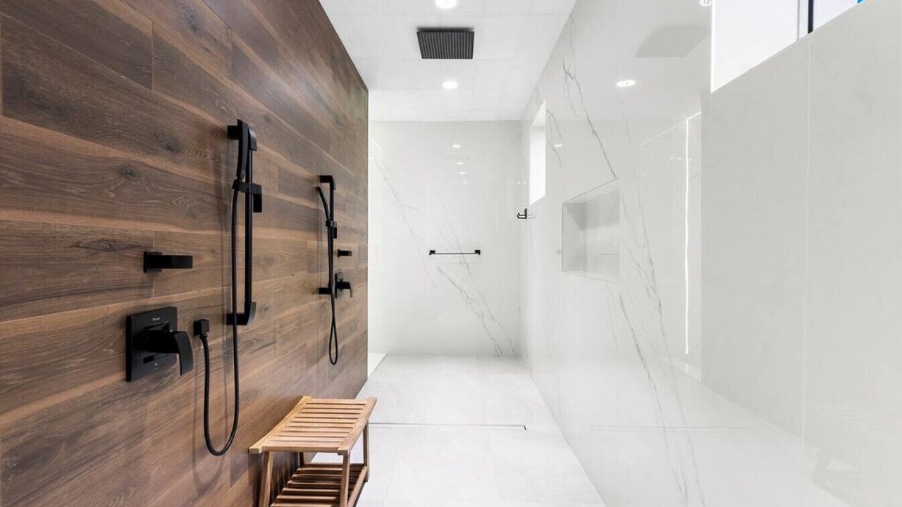 Photo of Bathroom in Pinecrest